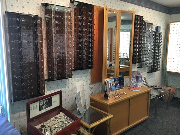 Optique Elegance | Diabetic Eye Exams, Macular Degeneration and Comprehensive Eye Exams